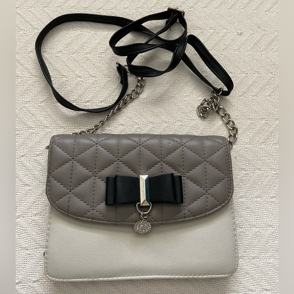 Elegant Gray and Black Quilted Women's Bag